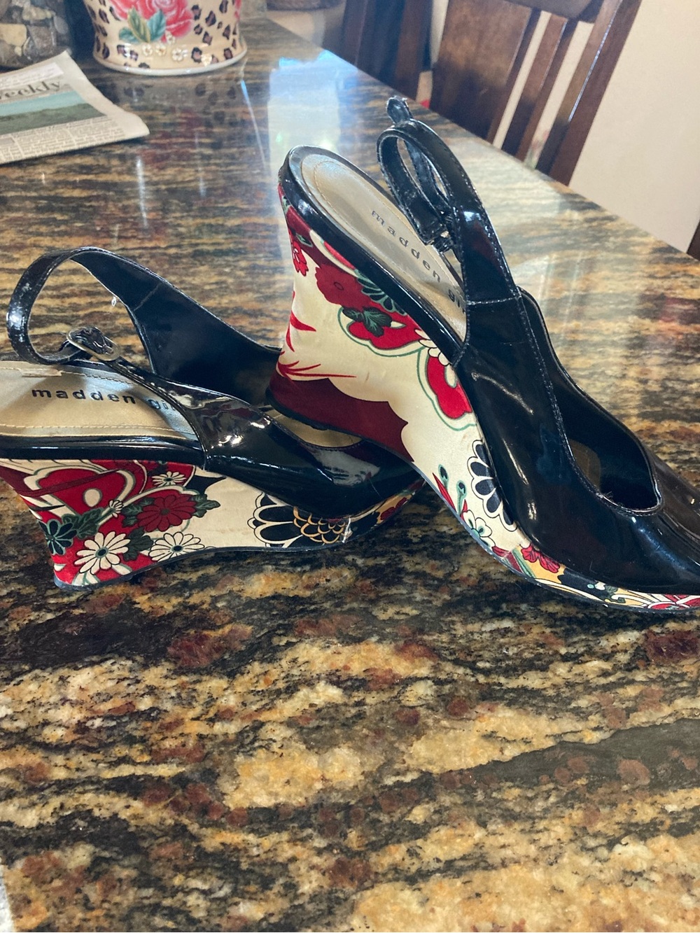 Madden girl Black Flower Print Wedges 7